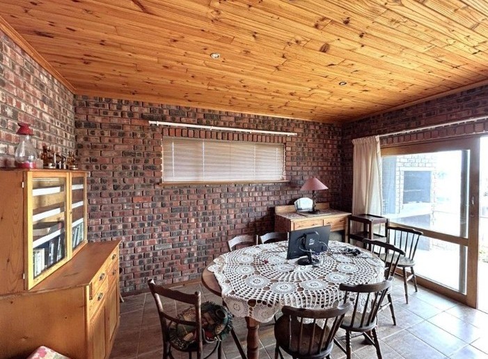 4 Bedroom Property for Sale in Wavecrest Eastern Cape